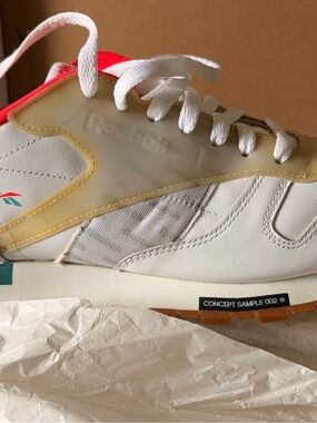 Reebok White Sneaker with Red Accents 10.5